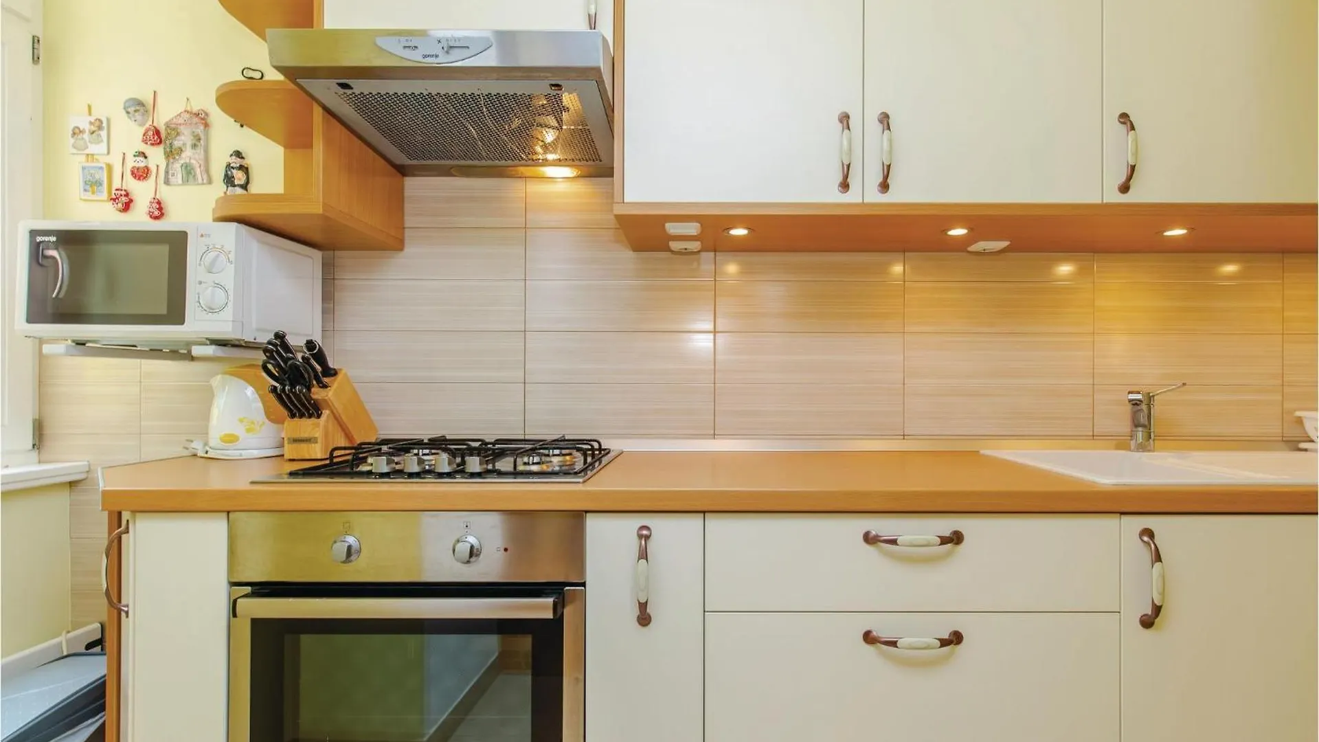 Apartment Marta - Whole House, Right By The Sea Novi Vinodolski Holiday home
